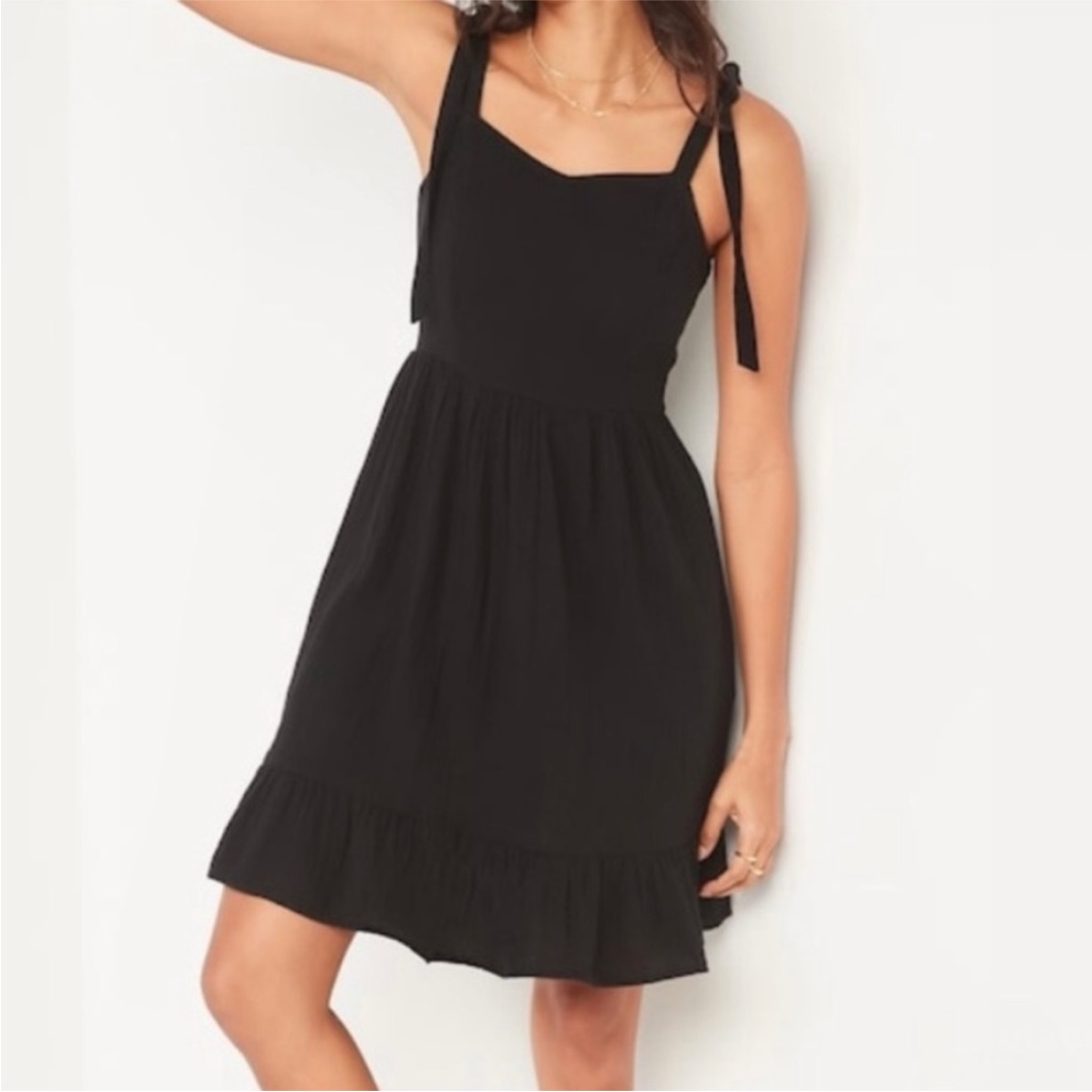 Old Navy Tie-Shoulder Fit & Flare Ruffle Smocked Cami Black Mini Dress, Size M